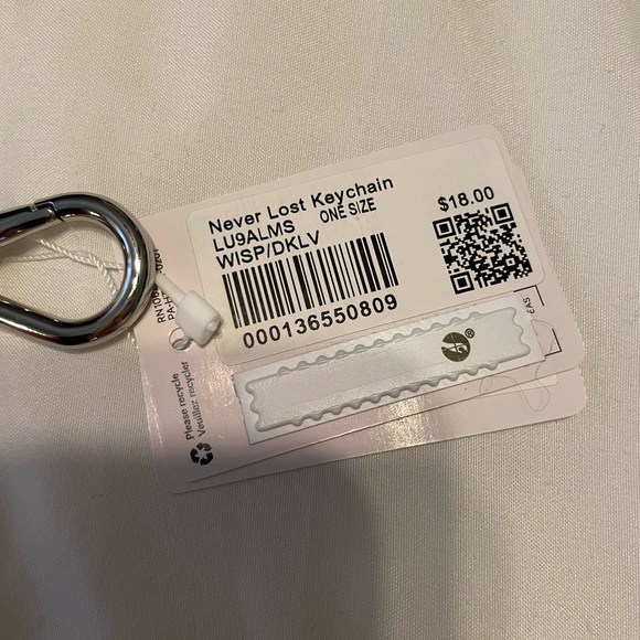 NWT lululemon neverlost keychain - Picture 4 of 4